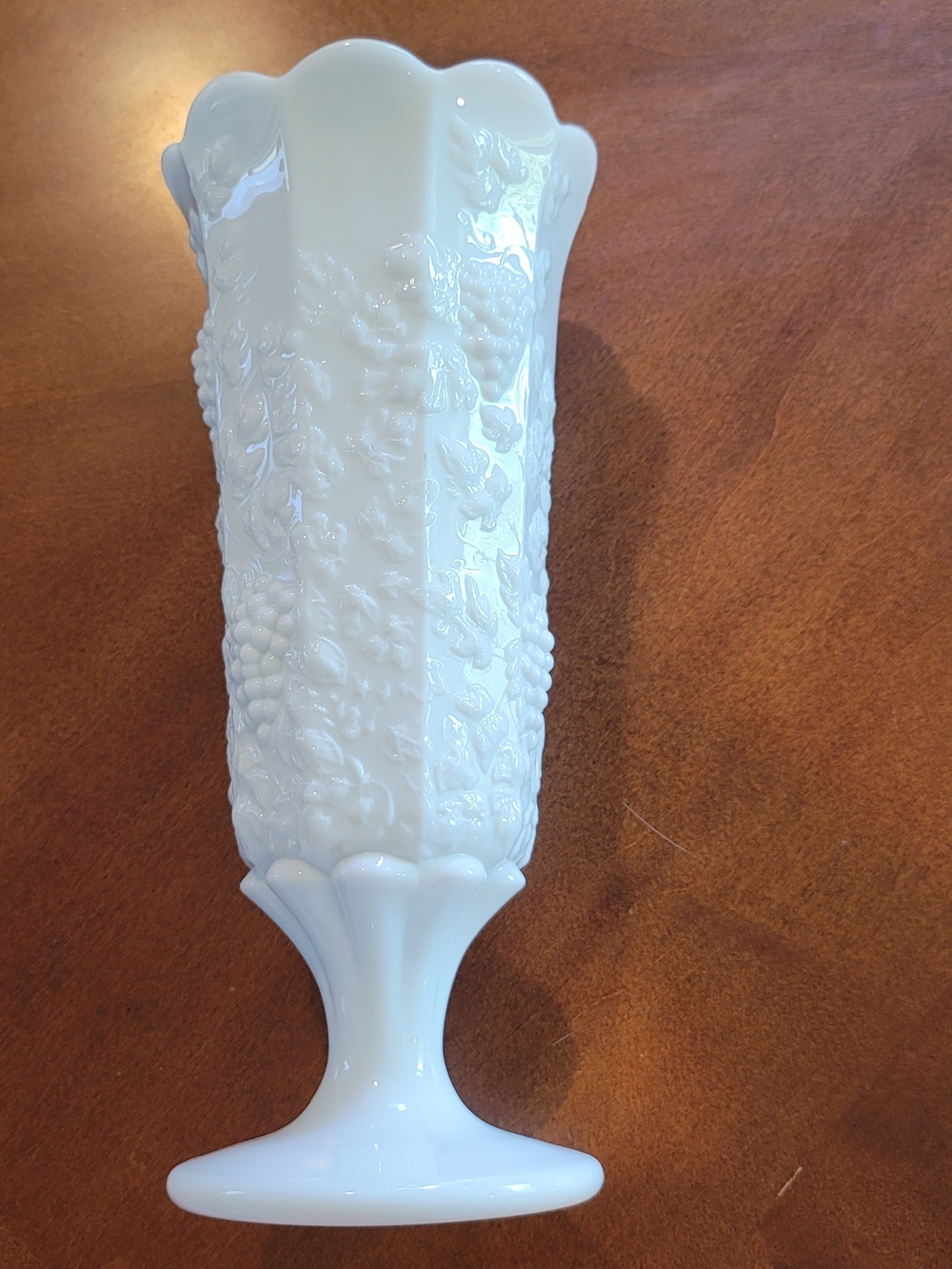Westmoreland Paneled Grape Pattern Milk Glass Footed Vase Crimped Rim 11.5 Inch - Picture 3 of 13